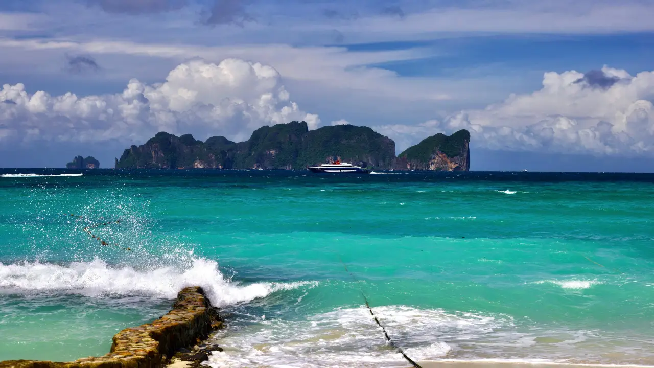 Best time to visit Phi Phi Island.webp