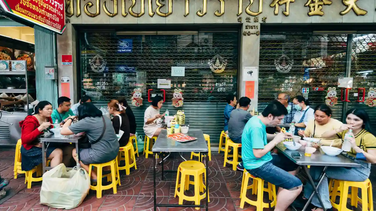 Cafes Near Siam Square.webp