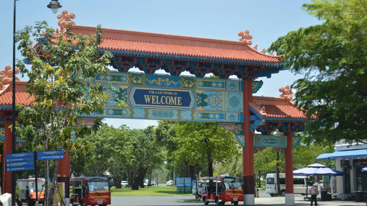 Dream World Bangkok 2.webp