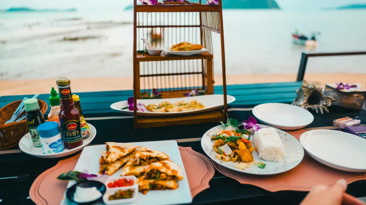 Restaurants in Phuket.webp